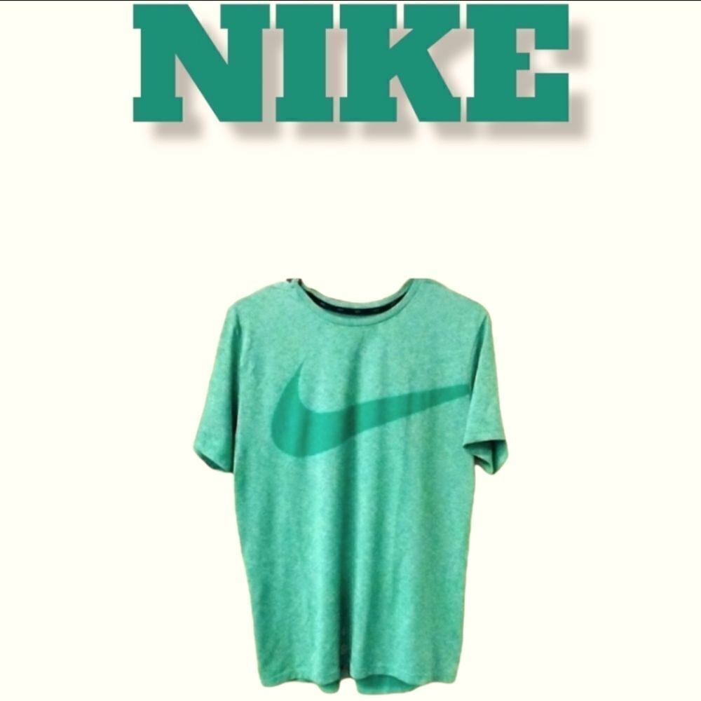 Nike Mens Athletic Tee Size M